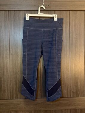 Athleta Textured Navy Cropped Athletic Leggings size large